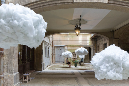 Dossier de presse | 982-30 - Communiqué de presse | Festival des Architectures Vives 2016 - Montpellier et La Grande Motte - Association Champ Libre - Festival des Architectures Vives (FAV) - Design urbain -  La tête dans les nuages<br>Mickael Martins Afonso&nbsp;et Caroline&nbsp;Escaffre Faure &nbsp;  - Crédit photo : Paul KOZLOWSKI ©photoarchitecture.com<br>Site&nbsp;: http://photoarchitecture.com