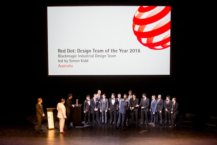 Press kit | 1696-09 - Press release | Award-winning design, premium products and a touch of Hollywood in Essen: That was the Red Dot Gala 2016 - Red Dot Award - Competition - Honouring of the Red Dot: Design Team of the Year 2016&nbsp;Blackmagic Industrial Design Team led by Simon Kidd<br> - Photo credit: Red Dot