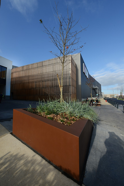 Dossier de presse | 896-09 - Communiqué de presse | Les Saisons - Arte Charpentier Architectes - Architecture commerciale - Crédit photo : Alain Caste