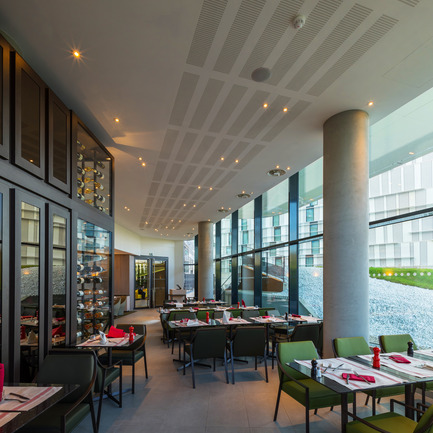 Dossier de presse | 896-10 - Communiqué de presse | Hôtels Ibis Styles et Pullman à Roissypôle - Arte Charpentier Architectes - Architecture commerciale - Crédit photo : Christophe Valtin