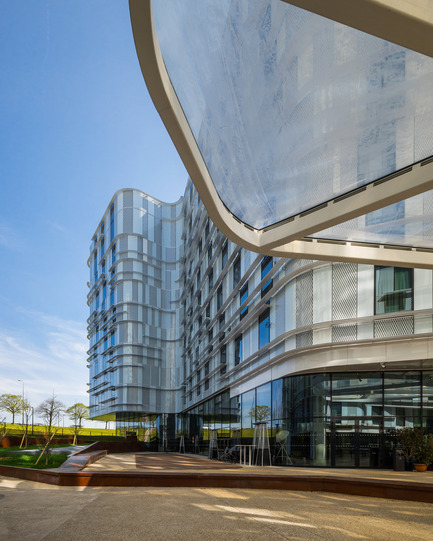 Dossier de presse | 896-10 - Communiqué de presse | Hôtels Ibis Styles et Pullman à Roissypôle - Arte Charpentier Architectes - Architecture commerciale - Crédit photo : Christophe Valtin