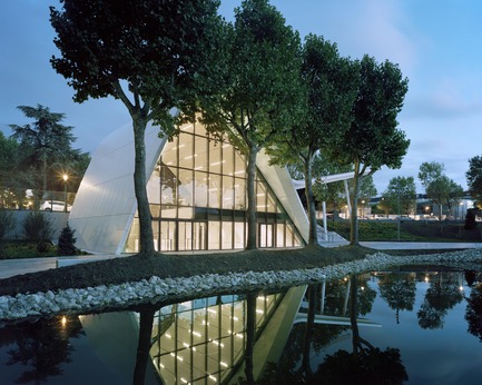 Dossier de presse | 896-11 - Communiqué de presse | Pavillon d'accueil du campus Evergreen - Arte Charpentier Architectes - Architecture institutionnelle - Crédit photo :  LK&nbsp;Photographe