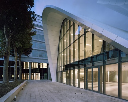 Dossier de presse | 896-11 - Communiqué de presse | Pavillon d'accueil du campus Evergreen - Arte Charpentier Architectes - Architecture institutionnelle - Crédit photo :  LK&nbsp;Photographe