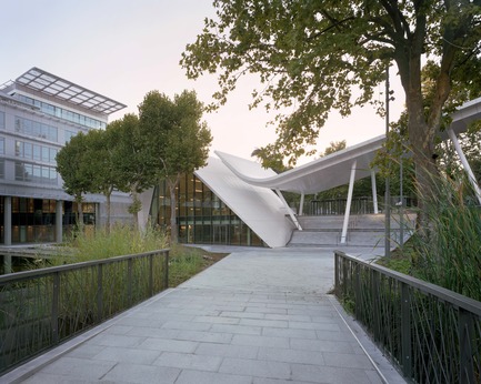 Dossier de presse | 896-11 - Communiqué de presse | Pavillon d'accueil du campus Evergreen - Arte Charpentier Architectes - Architecture institutionnelle - Crédit photo :  LK&nbsp;Photographe