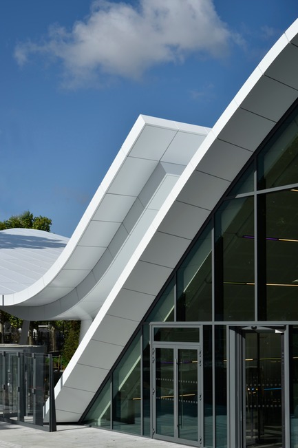Dossier de presse | 896-11 - Communiqué de presse | Pavillon d'accueil du campus Evergreen - Arte Charpentier Architectes - Architecture institutionnelle - Crédit photo : Augusto Da Silva