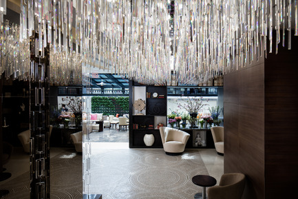 Dossier de presse | 865-20 - Communiqué de presse | Andres Escobar révolutionne l’expérience visiteur au nouvel Holiday Inn de New York - Escobar Design by Lemay - Design d’intérieur commercial - Crédit photo :          ©️ Inessa Binenbaum 