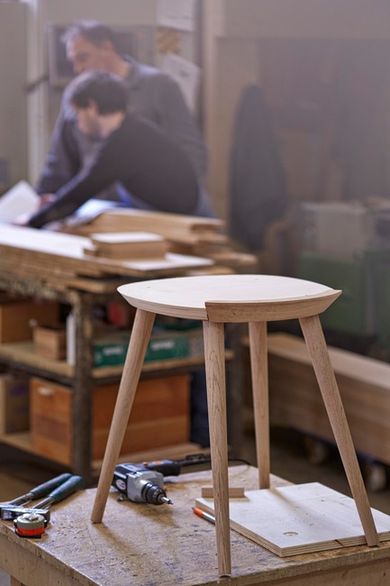 Dossier de presse | 1539-03 - Communiqué de presse | WW Chair - H Furniture Ltd. - Design industriel - WW Chair - Production - Crédit photo : H Furniture Ltd.