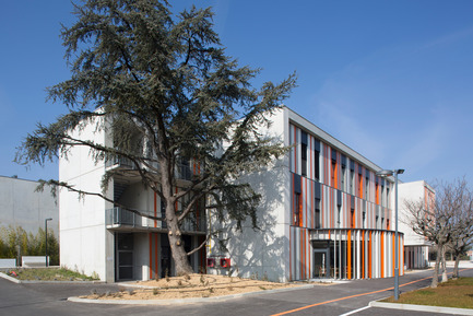 Dossier de presse | 921-02 - Communiqué de presse | Nouveau bâtiment au Lycée Albert Einstein à Bagnols sur Cèze - NBJ architectes - Architecture institutionnelle - Crédit photo : Paul KOZLOWSKI