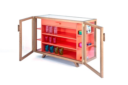 Dossier de presse | 771-05 - Communiqué de presse | Vitrina Collection Colour through the looking glass - H for Case Furniture - Produit - Crédit photo : Hierve