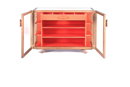 Dossier de presse | 771-05 - Communiqué de presse | Vitrina Collection Colour through the looking glass - H for Case Furniture - Produit - Crédit photo : Hierve