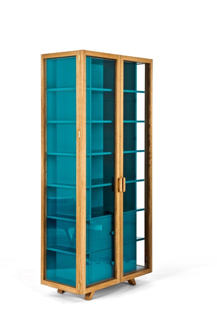 Dossier de presse | 771-05 - Communiqué de presse | Vitrina Collection Colour through the looking glass - H for Case Furniture - Produit - Crédit photo : Hierve