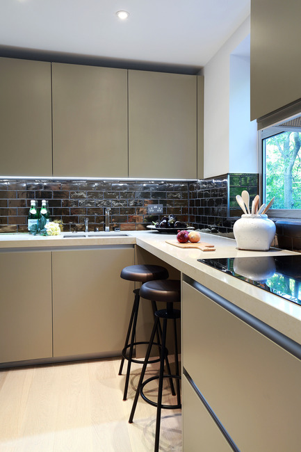 Dossier de presse | 1701-02 - Communiqué de presse | Southwood -Award winning contemporary London townhouse - LLI Design - Design d’intérieur résidentiel - Kitchen - Upper Ground Floor - Southwood - LLI Design - Crédit photo : Alex Maguire
