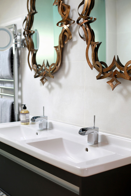 Dossier de presse | 1701-02 - Communiqué de presse | Southwood -Award winning contemporary London townhouse - LLI Design - Design d’intérieur résidentiel - Master Bathroom Detail - Second Floor - Southwood - LLI Design - Crédit photo : Alex Maguire
