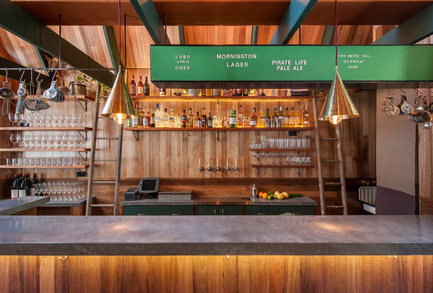 Dossier de presse | 1124-09 - Communiqué de presse | WIN Awards - Hospitality Shortlist Announced - World Interiors News - Design d’intérieur commercial - WIN Awards 2016 - Bars Category:&nbsp;Pink Moon Saloon by Sans-Arc Studio (Australia)<br><br>The client’s brief was to integrate a narrative of campfire cooking and a childlike nostalgia for nature with a bar and kitchen, in a narrow alleyway in the CBD of Adelaide. The design process centred on exploring the typology of the wilderness hut, creating a moment of warmth and respite.&nbsp;&nbsp;<br><br>Huts are traditionally located in remote areas and in geographically unique places, meaning construction materials must be sourced from the immediate locality. The intention with Pink Moon Saloon was to create a specific identity and vernacular style by designing and building in the way a hut is traditionally constructed; with an intimate knowledge of its context and climate.<br><br>‘An excellent solution to a difficult space and is really special in its simplicity’.CN&nbsp;<br><br>‘Predominantly clever in its approach to ‘place making’. We felt there is purity to both the exterior and interior…architecturally it is exquisite.’ JT&nbsp;<br><br>‘An excellent architectural proposal.’ MA&nbsp;<br><br>‘The building demonstrates a great touch of genius - to use a small alleyway as a bar, including an open outside area. The interiors are both cosy and comfortable.’ PJ<br> - Crédit photo : Sans-Arc Studio