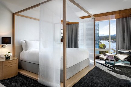 Dossier de presse | 2065-01 - Communiqué de presse | ‘The Owner’s Suite Collection’ is Unveiled   at Fairmont Pacific Rim in Vancouver, Canada - Fairmont Pacific Rim - Design d’intérieur commercial - Master Bedroom - Crédit photo : Fairmont Pacific Rim