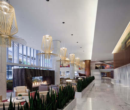 Dossier de presse | 2065-01 - Communiqué de presse | ‘The Owner’s Suite Collection’ is Unveiled   at Fairmont Pacific Rim in Vancouver, Canada - Fairmont Pacific Rim - Design d’intérieur commercial - Hotel Lobby - Crédit photo : Fairmont Pacific Rim