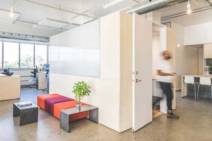 Dossier de presse | 1142-05 - Communiqué de presse | Piknic Électronik Montréal - L. McComber - Design d’intérieur commercial -   Kiosque des fondateurs   - Crédit photo : Raphël Thibodeau