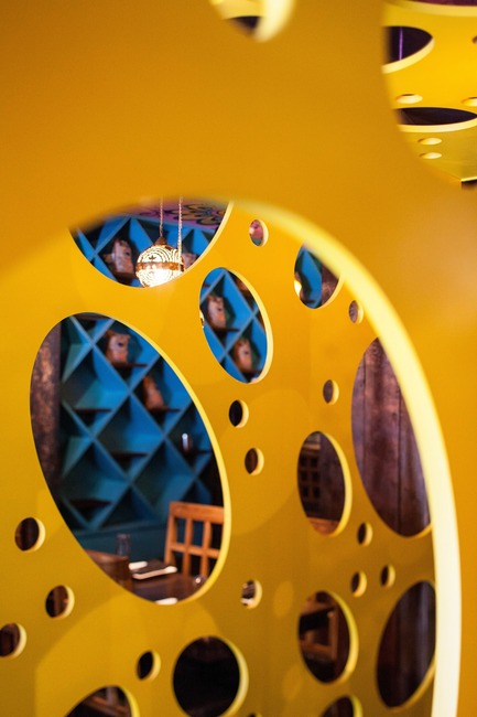 Dossier de presse | 760-06 - Communiqué de presse | Éclectique et chaleureux Rasoï - Jean de Lessard, Designers Créatifs - Design d’intérieur commercial - Crédit photo : Adrien Williams