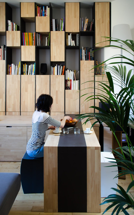 Dossier de presse | 2180-01 - Communiqué de presse | Un grand PETIT nid - Mickaël Martins Afonso & L'atelier miel - Design d’intérieur résidentiel - Table pivotante - Crédit photo : Mickaël Martins Afonso