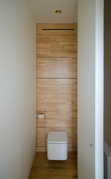 Dossier de presse | 2180-01 - Communiqué de presse | Un grand PETIT nid - Mickaël Martins Afonso & L'atelier miel - Design d’intérieur résidentiel - Toilletes - Crédit photo : Mickaël Martins Afonso