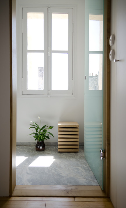 Dossier de presse | 2180-01 - Communiqué de presse | Un grand PETIT nid - Mickaël Martins Afonso & L'atelier miel - Design d’intérieur résidentiel - Salle d'eau - Crédit photo : Mickaël Martins Afonso