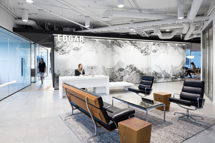 Press kit | 2073-02 - Press release | From mountain to modern design, DIALOG createsEdgar’s new space to bring the outdoors inside - DIALOG - Commercial Interior Design -  Edgar Office reception <br>  - Photo credit: Ema Peter Photography<br> 