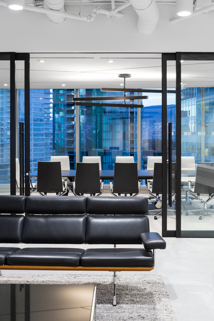 Press kit | 2073-02 - Press release | From mountain to modern design, DIALOG createsEdgar’s new space to bring the outdoors inside - DIALOG - Commercial Interior Design - Edgar Office<br> - Photo credit:  Ema Peter Photography