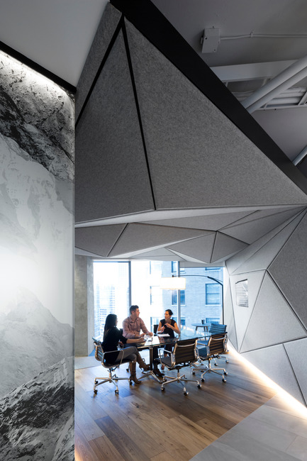 Press kit | 2073-02 - Press release | From mountain to modern design, DIALOG createsEdgar’s new space to bring the outdoors inside - DIALOG - Commercial Interior Design - Edgar Office <br> - Photo credit:  Ema Peter Photography