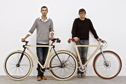 Dossier de presse | 1091-01 - Communiqué de presse | WOOD.b, un vélo urbain en bois et acier - BSG BIKES - Produit - Crédit photo : by spielplatz. 2013