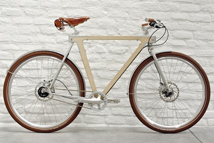Dossier de presse | 1091-01 - Communiqué de presse | WOOD.b, un vélo urbain en bois et acier - BSG BIKES - Produit - Crédit photo : by spielplatz. 2013