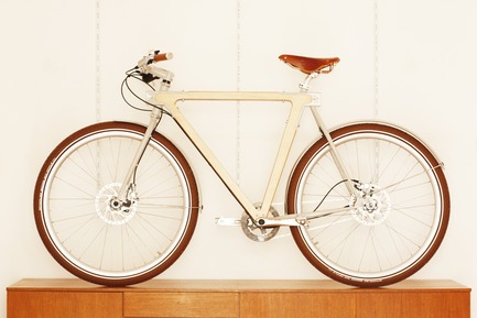 Dossier de presse | 1091-01 - Communiqué de presse | WOOD.b, un vélo urbain en bois et acier - BSG BIKES - Produit - Crédit photo : by spielplatz. 2013