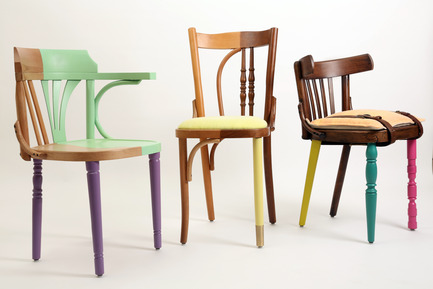 Dossier de presse | 1834-10 - Communiqué de presse | Dubai Design Week 2016 Announces 'Iconic City: Cairo Now! City Incomplete' - Dubai Design Week - Évènement + Exposition - Ahwa Chairs, Mariam Hazem, Reform studio - Crédit photo : Dubai Design Week