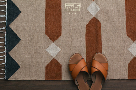 Dossier de presse | 1834-10 - Communiqué de presse | Dubai Design Week 2016 Announces 'Iconic City: Cairo Now! City Incomplete' - Dubai Design Week - Évènement + Exposition - Kiliim - Carpets from Cairo - Crédit photo : Dubai Design Week