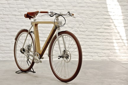 Dossier de presse | 1091-01 - Communiqué de presse | WOOD.b, un vélo urbain en bois et acier - BSG BIKES - Produit - Crédit photo : by spielplatz. 2013
