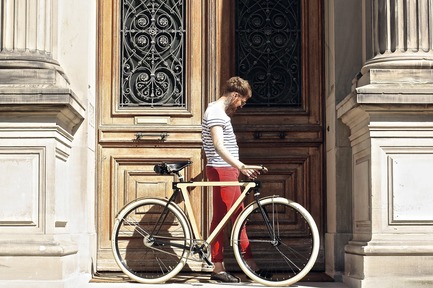 Dossier de presse | 1091-01 - Communiqué de presse | WOOD.b, un vélo urbain en bois et acier - BSG BIKES - Produit - Crédit photo : by spielplatz. 2013