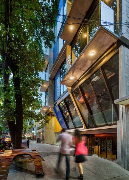 Dossier de presse | 1825-04 - Communiqué de presse | ColiRoma CientoVeinteOcho - Arqmov Workshop - Architecture résidentielle - Main Facade - Crédit photo : Rafael Gamo