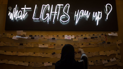 Press kit | 1652-02 - Press release | Saudi Design Week Completes Its Third And Most Successful Edition To-Date - Saudi Design Week - Event + Exhibition - Interactive Wall at Pop Up Draft Concept Store - Photo credit: Muzna Qamar, SDW 2016
