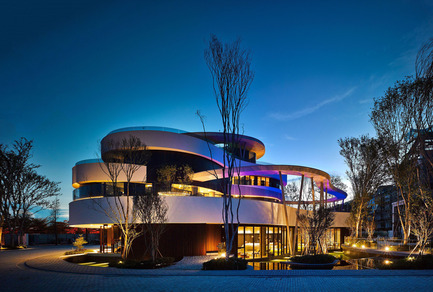 Dossier de presse | 2213-01 - Communiqué de presse | Green Places Community Clubhouse - Chain 10 Urban Space Design - Design d’intérieur commercial - &nbsp;Building Exterior - Crédit photo : Kuo-Min Lee