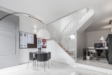 Dossier de presse | 2216-01 - Communiqué de presse | The Three Cusps Chalet - Tiago do Vale Architects - Architecture résidentielle - Ground Floor Office - Crédit photo : João Morgado