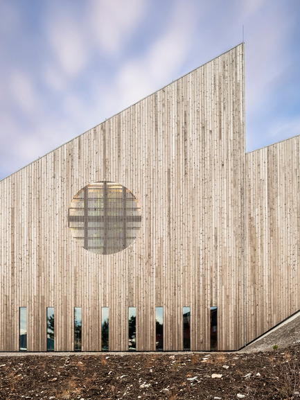 Dossier de presse | 2220-01 - Communiqué de presse | Église communautaire de Knarvik - Reiulf Ramstad Architectes - Architecture institutionnelle - Crédit photo : Hundven-Clements_Photography