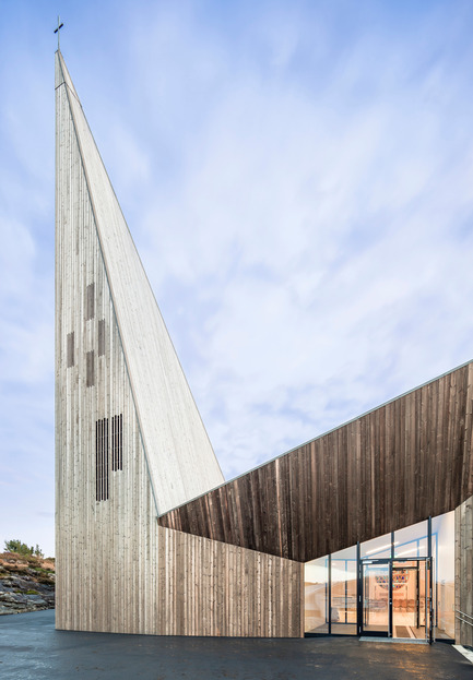 Dossier de presse | 2220-01 - Communiqué de presse | Église communautaire de Knarvik - Reiulf Ramstad Architectes - Architecture institutionnelle - Crédit photo : Hundven-Clements_Photography