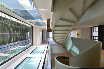 Press kit | 2233-01 - Press release | The Ribbon House - FAK3 - Residential Interior Design - Ribbon Room and Outside - Photo credit: FAK3