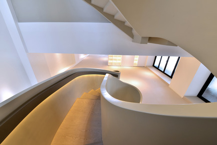 Press kit | 2233-01 - Press release | The Ribbon House - FAK3 - Residential Interior Design - Arrival to basement - Photo credit: FAK3