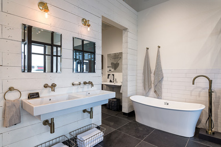 Press kit | 846-19 - Press release | Ceragres-Les-Bains: New Unique High-End Bathware Boutique at Quartier Dix30 - Ceragres - Product - Céragrès-Les-Bains in Quartier Dix30 - Photo credit: Loïc Romer