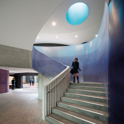 Dossier de presse | 2259-01 - Communiqué de presse | The Infinity Centre, Penleigh and Essendon Grammar Senior School - McBride Charles Ryan - Architecture institutionnelle - Main Spiral Staircase - Crédit photo : John Gollings