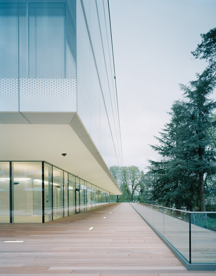 Dossier de presse | 2237-01 - Communiqué de presse | World Trade Organization - wittfoht architekten - Architecture institutionnelle - accessible wooden deck - Crédit photo : brigida gonzález<br>