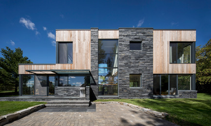 Dossier de presse | 1641-01 - Communiqué de presse | Maison Hemmingford - SIMARD architecture - Architecture résidentielle - Crédit photo : Stéphane Brügger