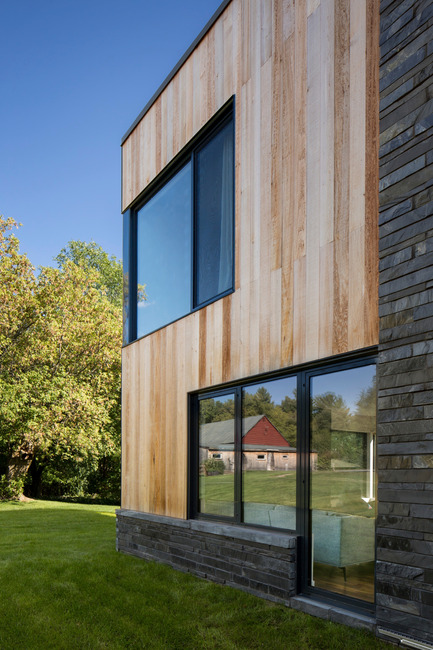 Dossier de presse | 1641-01 - Communiqué de presse | Maison Hemmingford - SIMARD architecture - Architecture résidentielle - Crédit photo : Stéphane Brügger