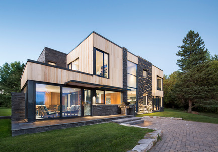 Dossier de presse | 1641-01 - Communiqué de presse | Maison Hemmingford - SIMARD architecture - Architecture résidentielle - Crédit photo :  Stéphane Brügger 