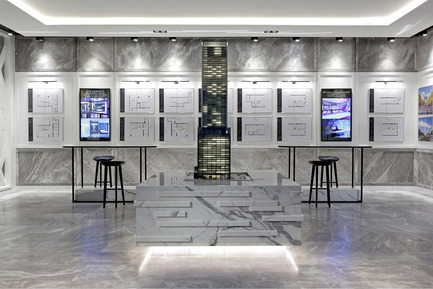 Dossier de presse | 2066-05 - Communiqué de presse | II BY IV DESIGN Win Show Flats and Development Award at SBID Awards 2016 - II BY IV DESIGN - Concours -  The Residences of 488 University Avenue_Marketing Centre_Building Model  - Crédit photo : David Whittaker